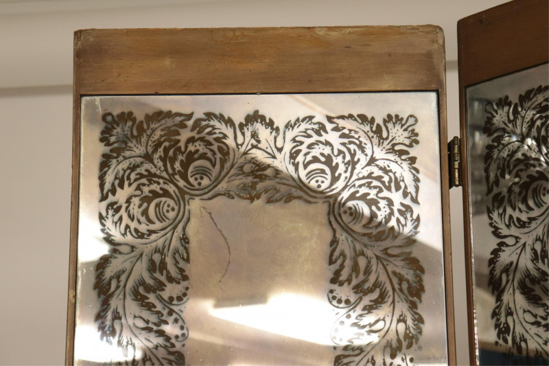 Image 2 of lot 1970's Reverse Glass Gold Painted 3 Panel Screen