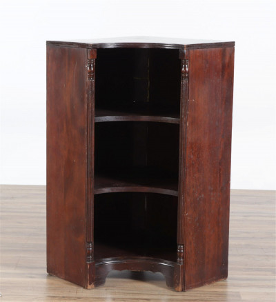 Image for Lot George III Style Mahogany Corner Bookshelf