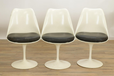 Image 2 of lot 3 Eero Saarinen for Knoll Tulip Chairs 1985