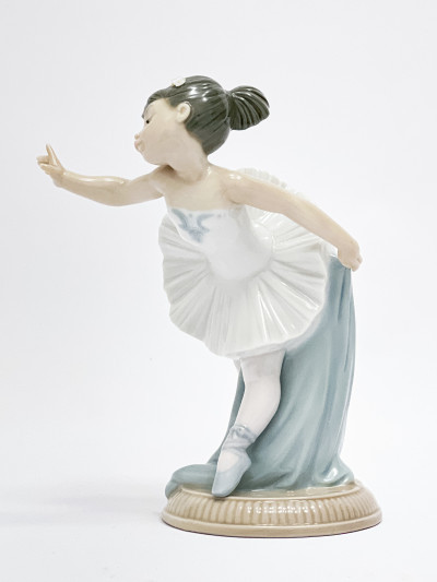 Image for Lot Nao by Lladro Ballerina Figure