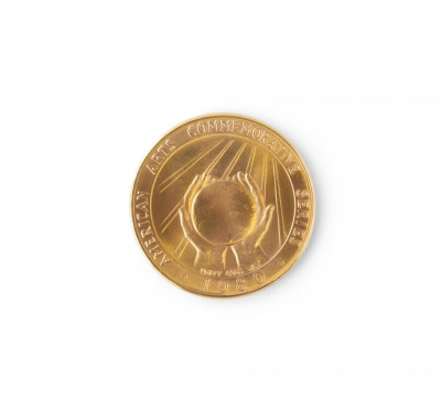 Image 2 of lot 216k Gold American Arts Commemorative Medallion