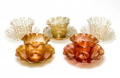 Rare Salviati Venetian Glass Finger Bowls with Underplates, Assortment of 5