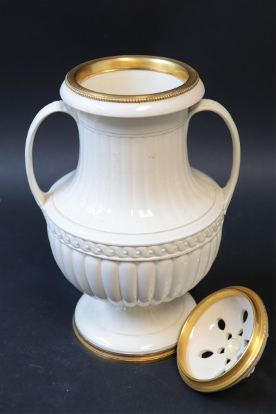 Image 2 of lot 3 Wedgwood Creamware/Porcelain Vessels