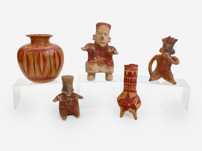 Image 1 of lot 3 Pre-Colombian figures with 2 Mexican vessels