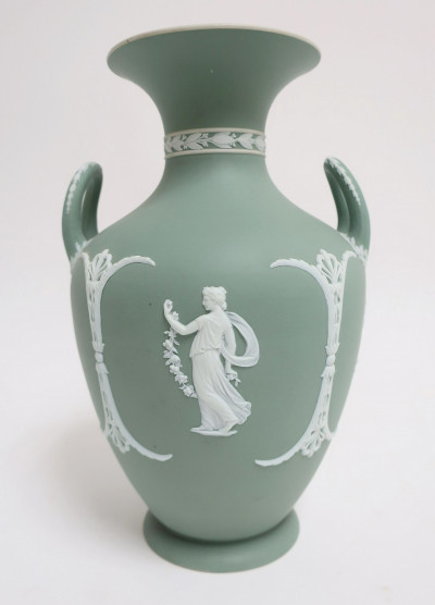 Image for Lot Wedgwood Jasper Dip Green 2-Handled Vase