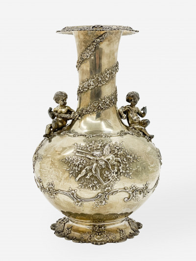 Title Tiffany & Co. Sterling Silver Vase / Artist