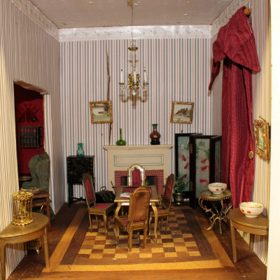 Image 5 of lot '1752' Replica Dollhouse, early 20th C.