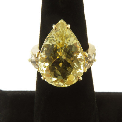 Image for Lot 13.80ct Yellow Beryl Pear Cut Ring
