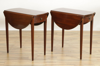 Image for Lot Pair of Federal Style Mahogany Dropleaf End Tables