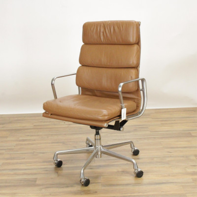 Image for Lot Eames Soft Pad Group Executive Chair