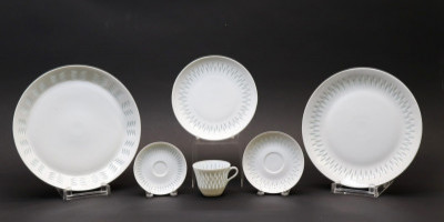 Image for Lot Arabia&apos; Finish Porcelain Partial Dinner Service