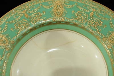 Image 4 of lot 12 Royal Worcester Gilt & Green Porcelain Bowls