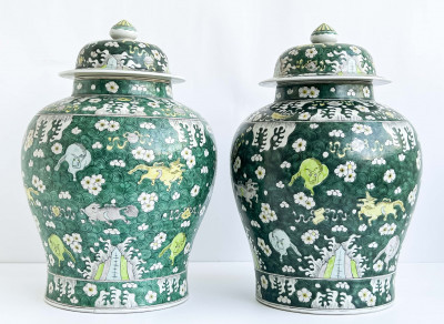Image for Lot Pair of Chinese Porcelain Famille Verte Baluster Jars and Covers
