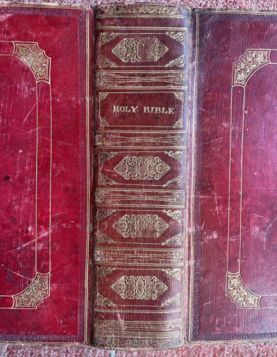 Image 2 of lot 1831 Family Bible fine Binding