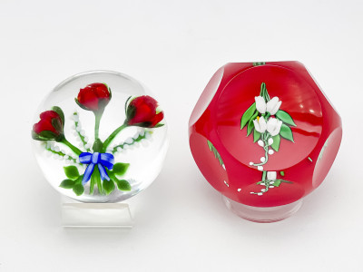 Image for Lot Saint Louis and Debbie Tarsitano Glass Paperweights