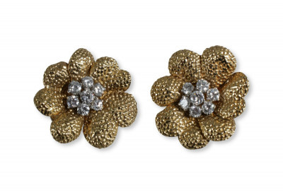 Image for Lot Pair of Van Cleef & Arpels Flower Earrings