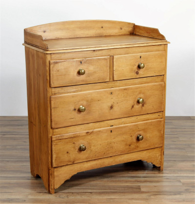 Title Pine Gallery Back 4 Drawer Chest / Artist
