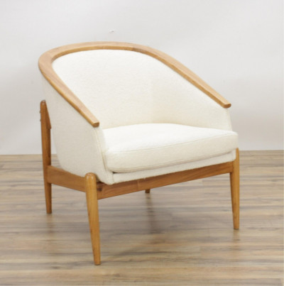 Image for Lot Mid Century Oak Tub Chair