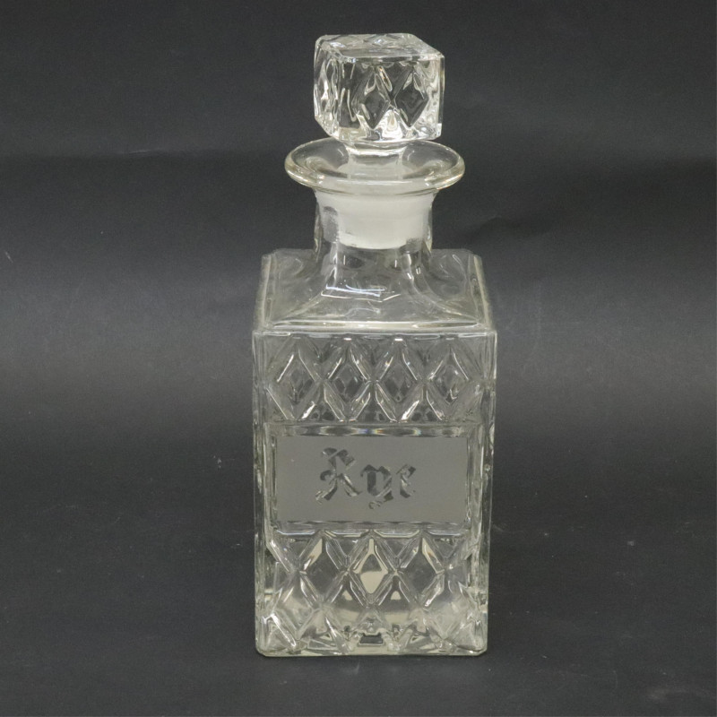 Image 4 of lot 3 Glass Decanters