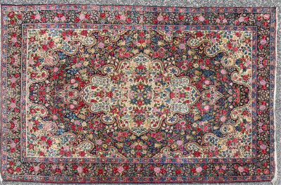 Image for Lot Isfahan Wool Rug 4-7 x 7-4
