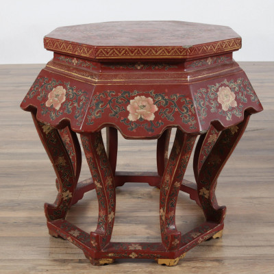 Image 10 of lot 2 Chinese Gilt Scarlet Lacquer Low Pedestals