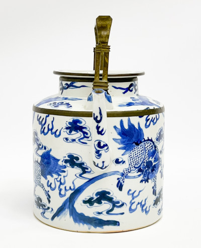 Chinese Porcelain Blue and White Metal Mounted Ewer and Cover