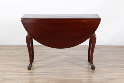 Image for Lot Chippendale Style Mahogany Drop-Leaf Table