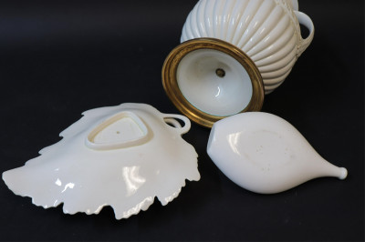 Image 7 of lot 3 Wedgwood Creamware/Porcelain Vessels