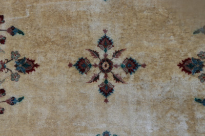 Title Persian Serapi Wool Rug, 8 x 10 / Artist