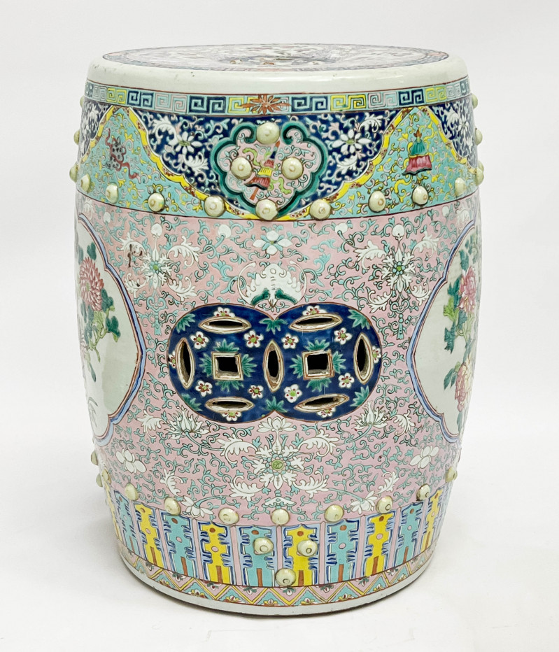 Chinese Porcelain Famille Rose Decorated Barrel Stool